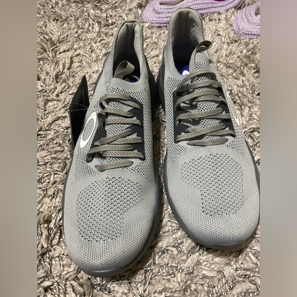 Oakley Stone Grey Slip On Men’s Tennis Athletic Shoes